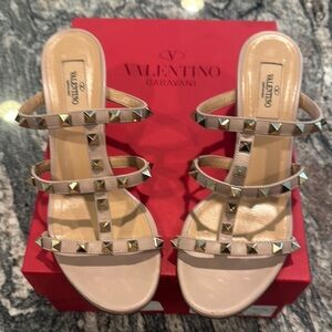 Valentino Garavani Cream Rockstud Heels